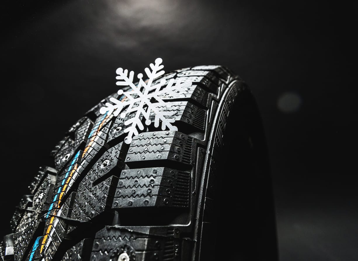 talvirenkaat kitkarenkaat vai nastarenkaat