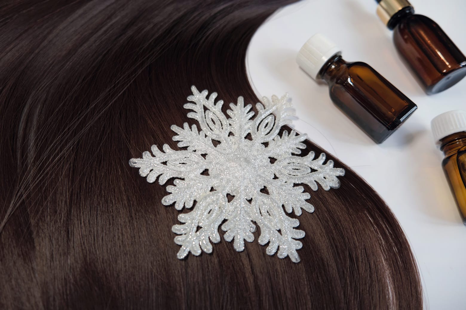 Bond Repair -kotona: Näin pelastat vaurioituneet hiukset (2026 Opas) 1 Kiiltävät ja terveet hiukset kampaamon jälkeen