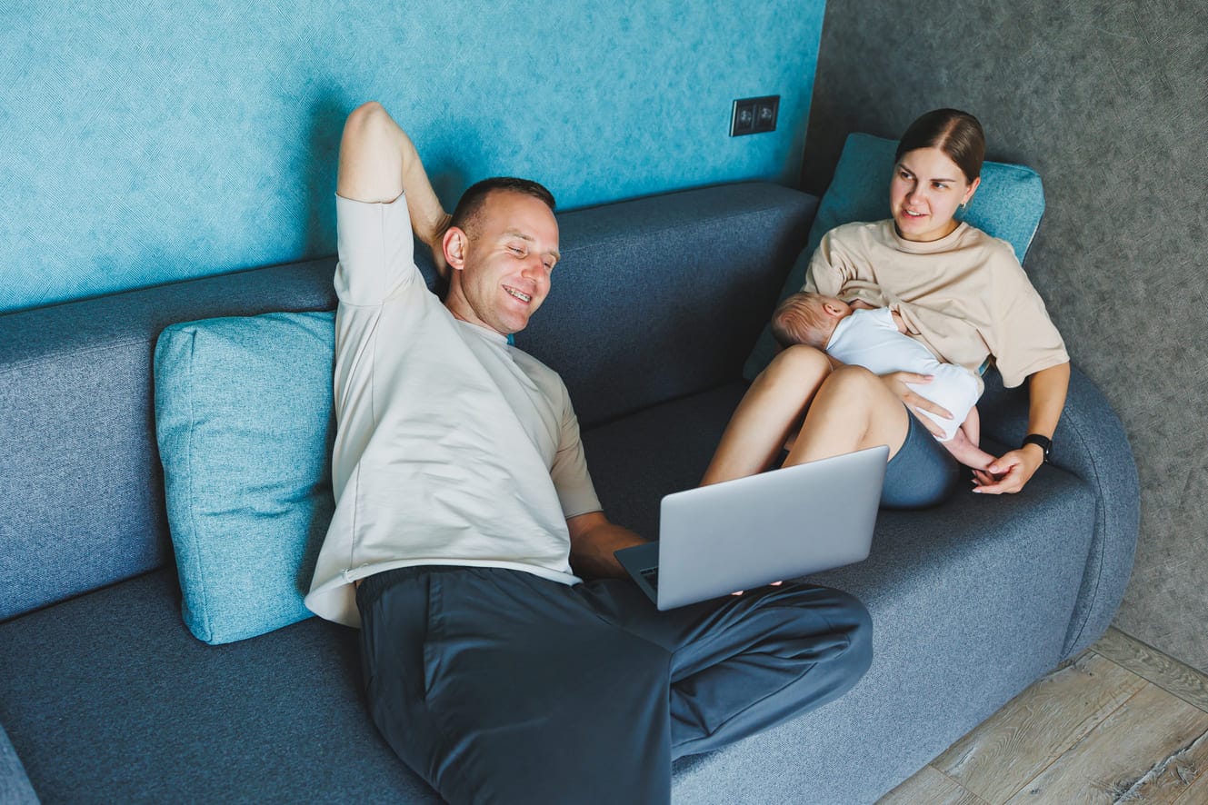 Abstrakti kuva sähköverkosta ja teknologiasta - sähkön kilpailutus on digitaalista, sähkövertailu kokekemuksia