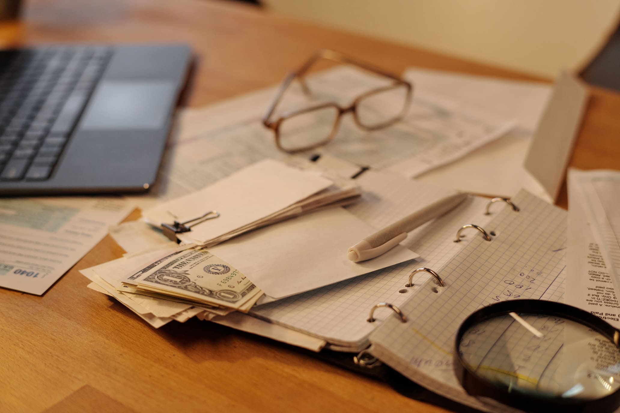 6kk sähkösopimus – Turvaa puoleksi vuodeksi 2 Laskelmat pöydällä - vertaile 6kk, 12kk ja 24kk sähkösopimukset