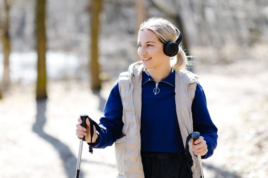 bluestep kokemuksia nainen kävelee