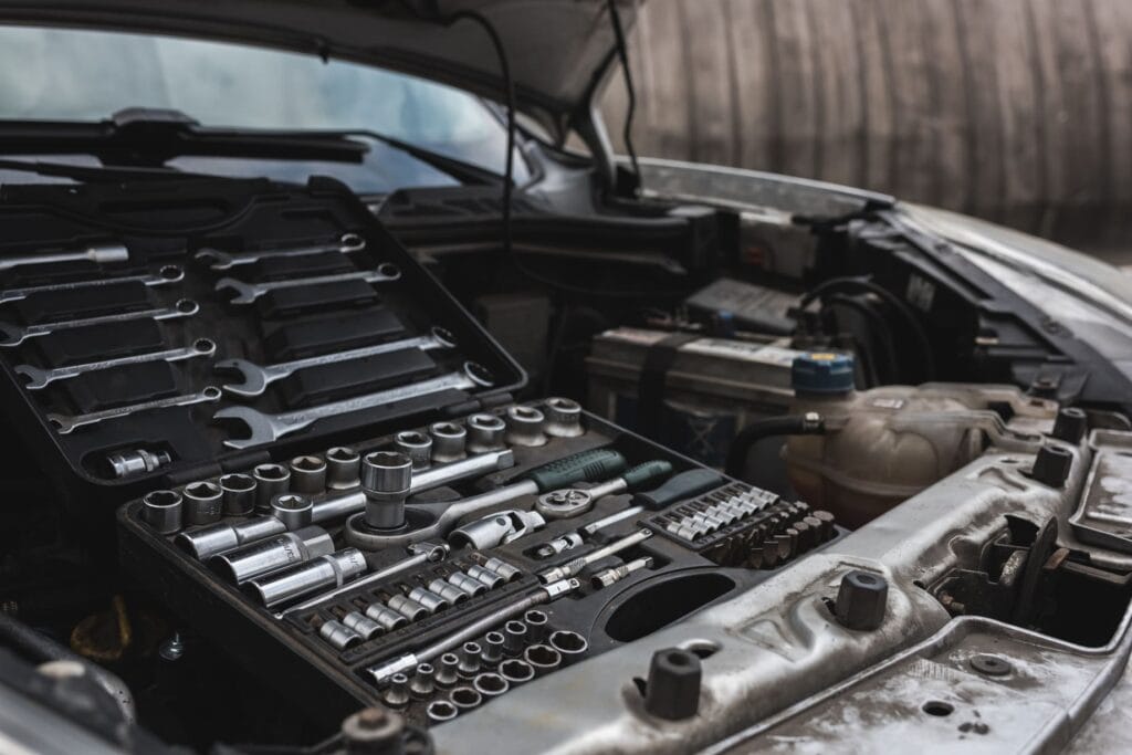 Paras työkalusarja autoon