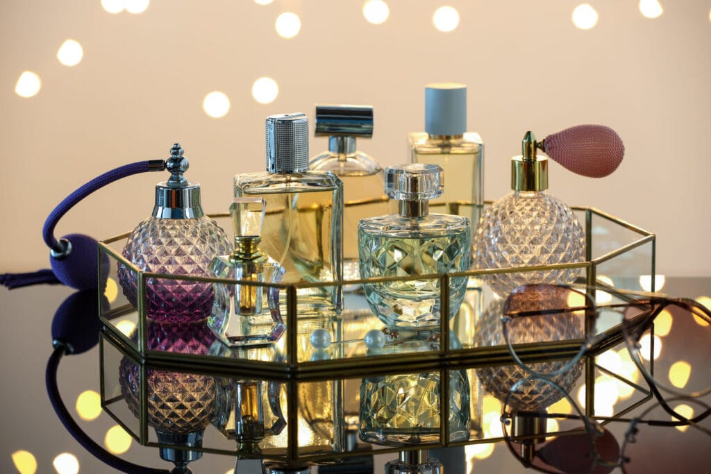 Suositut naisten designer-hajuvedet